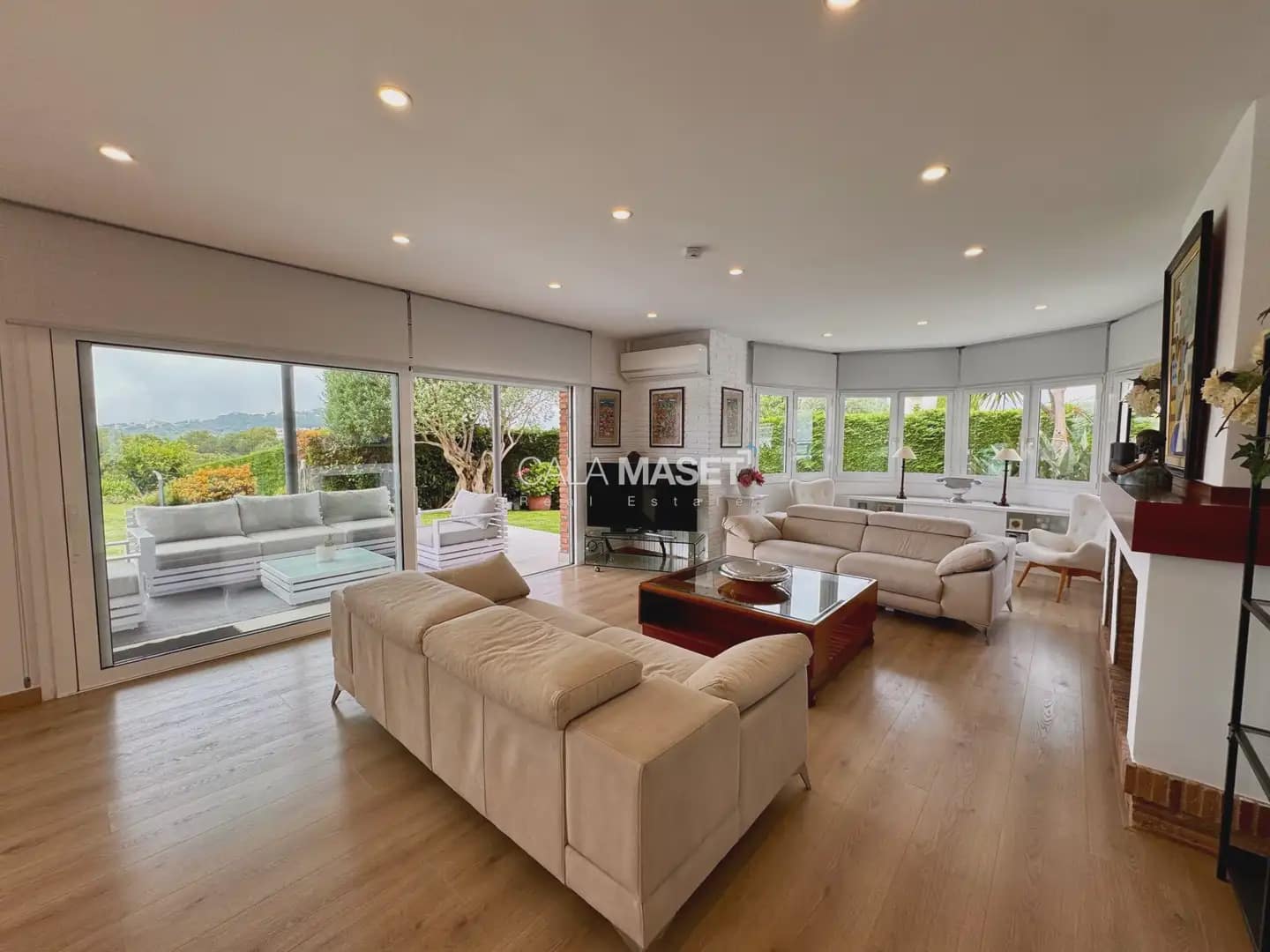 5 bedroom Villa for sale in Castell d'Aro with pool garage - € 2,600,000 (Ref: 9890805)