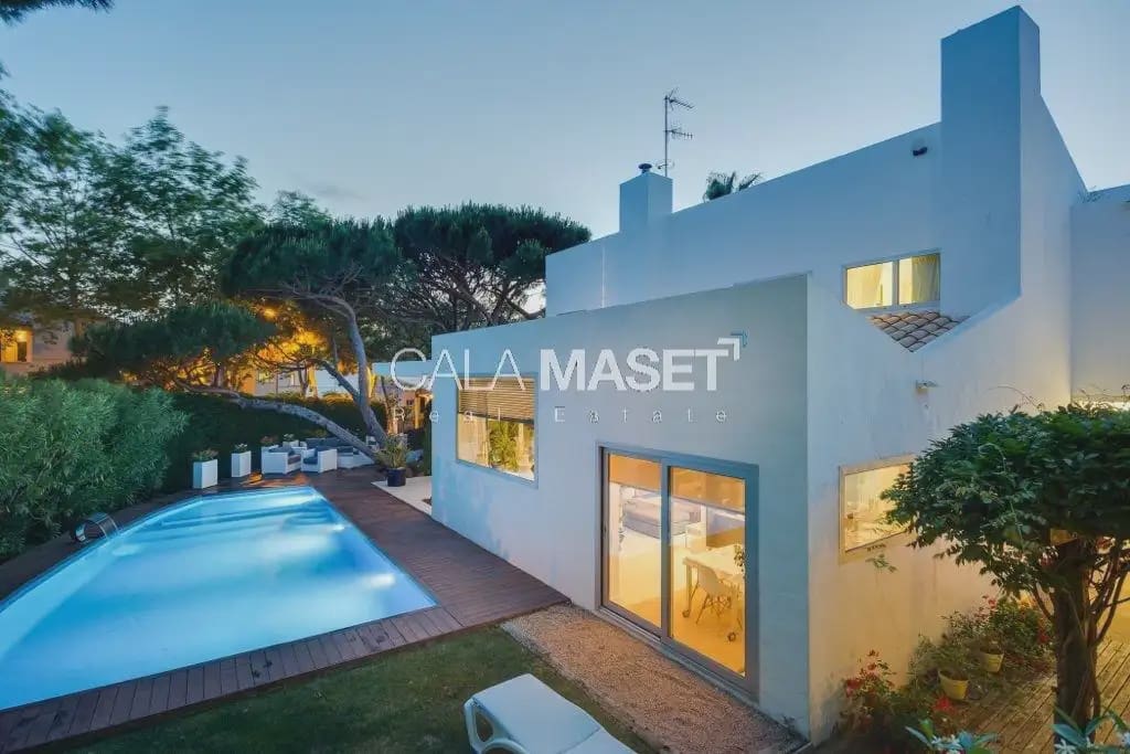 4 slaapkamer Villa te koop in Castell-Platja d'Aro met garage - € 2.950.000 (Ref: 9890807)