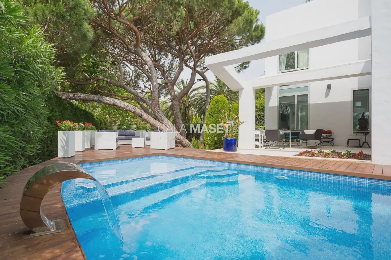 4 slaapkamer Villa te koop in Castell-Platja d'Aro met garage - € 2.950.000 (Ref: 9890807)
