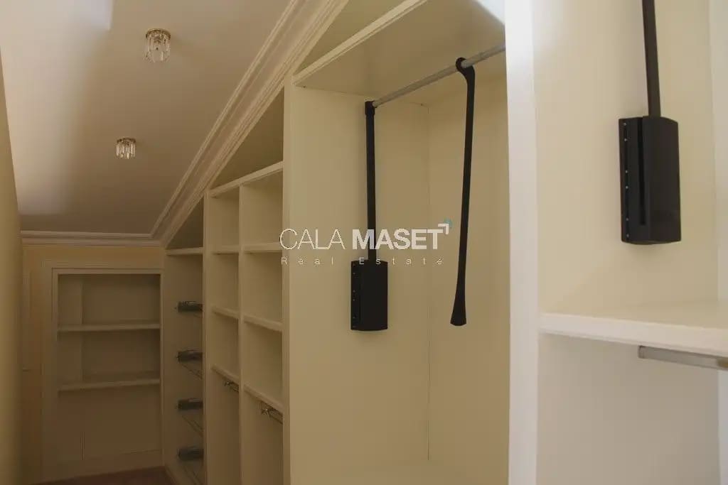 5 bedroom Villa for sale in Calonge i Sant Antoni with garage - € 1,950,000 (Ref: 9890809)