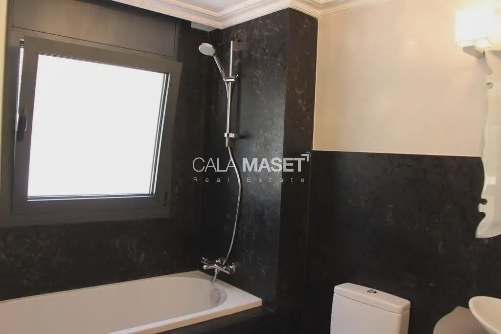 5 bedroom Villa for sale in Calonge i Sant Antoni with garage - € 1,950,000 (Ref: 9890809)