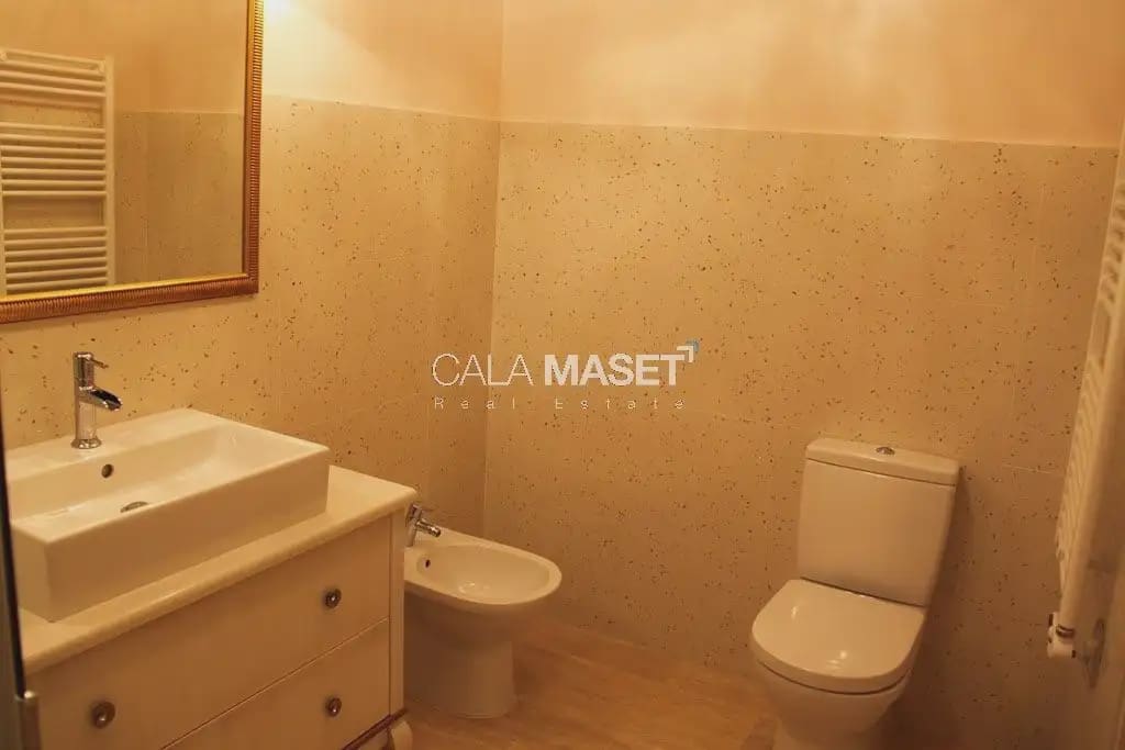 5 bedroom Villa for sale in Calonge i Sant Antoni with garage - € 1,950,000 (Ref: 9890809)