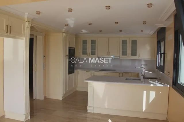 5 bedroom Villa for sale in Calonge i Sant Antoni with garage - € 1,950,000 (Ref: 9890809)