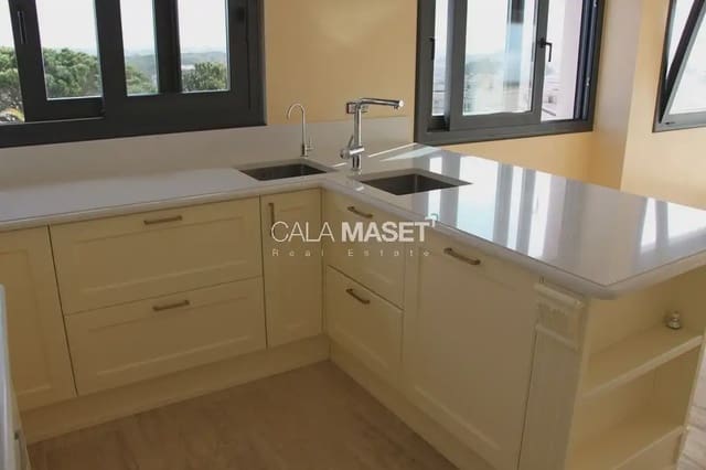 5 bedroom Villa for sale in Calonge i Sant Antoni with garage - € 1,950,000 (Ref: 9890809)
