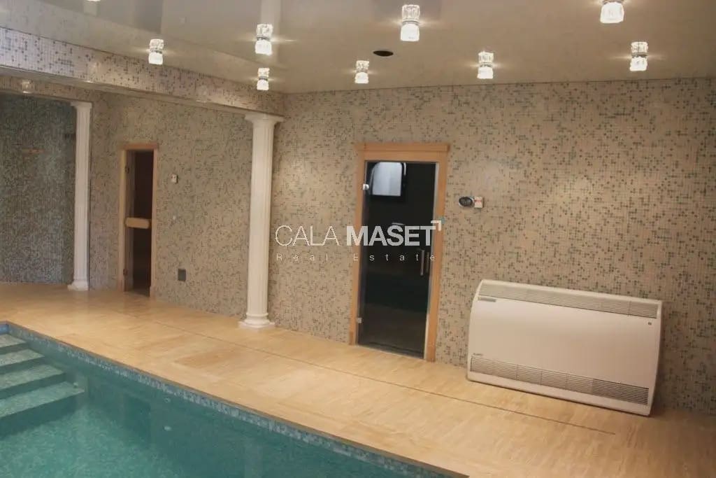 5 bedroom Villa for sale in Calonge i Sant Antoni with garage - € 1,950,000 (Ref: 9890809)