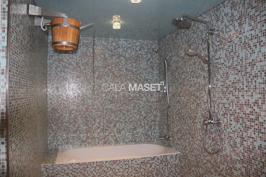 5 bedroom Villa for sale in Calonge i Sant Antoni with garage - € 1,950,000 (Ref: 9890809)