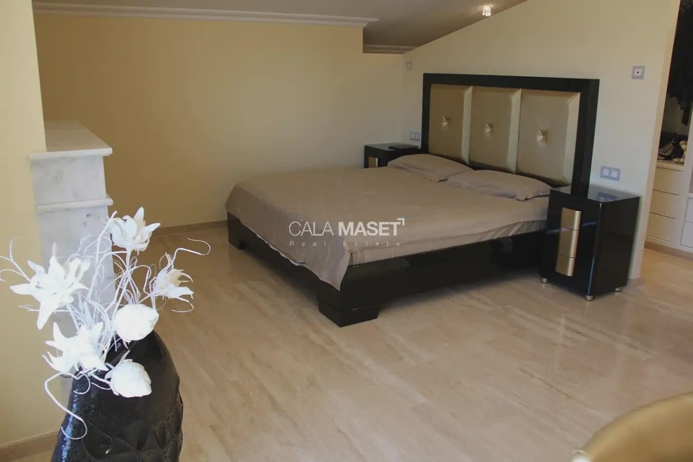 5 bedroom Villa for sale in Calonge i Sant Antoni with garage - € 1,950,000 (Ref: 9890809)