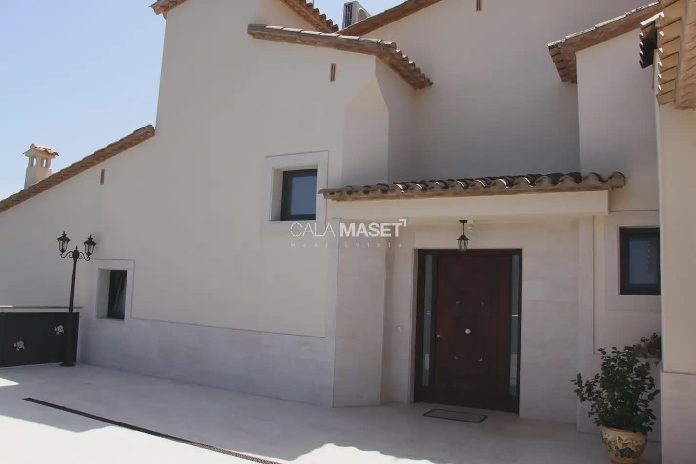 5 bedroom Villa for sale in Calonge i Sant Antoni with garage - € 1,950,000 (Ref: 9890809)