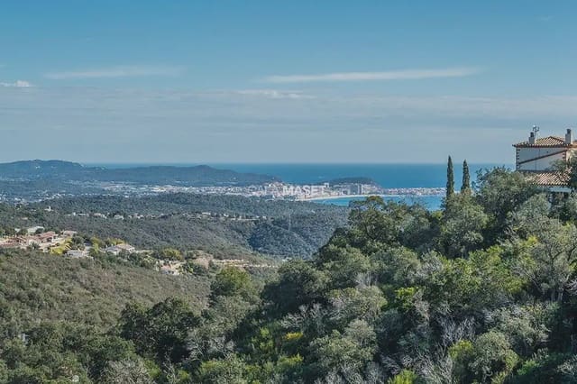 Chalet de 3 habitaciones en Castell d'Aro, Castell-Platja d'Aro en venta - 978.000 € (Ref: 9890813)