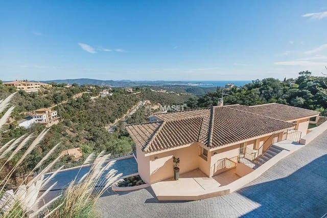Chalet de 3 habitaciones en Castell d'Aro, Castell-Platja d'Aro en venta - 978.000 € (Ref: 9890813)