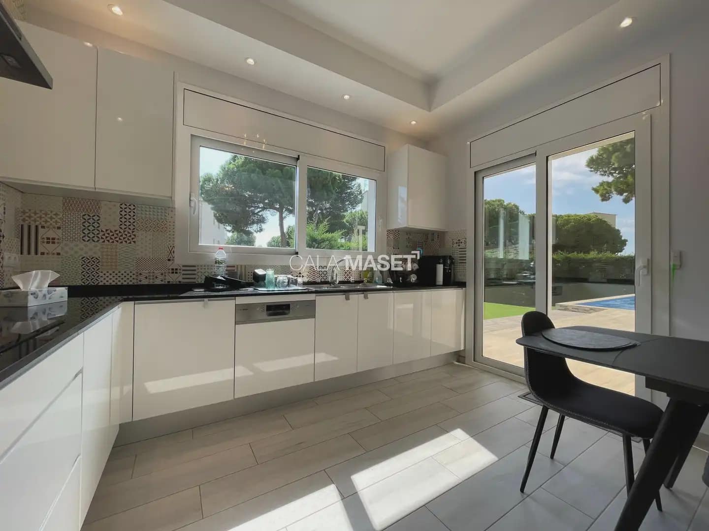 5 slaapkamer Villa te koop in Platja d'Aro met zwembad garage - € 1.350.000 (Ref: 9890814)