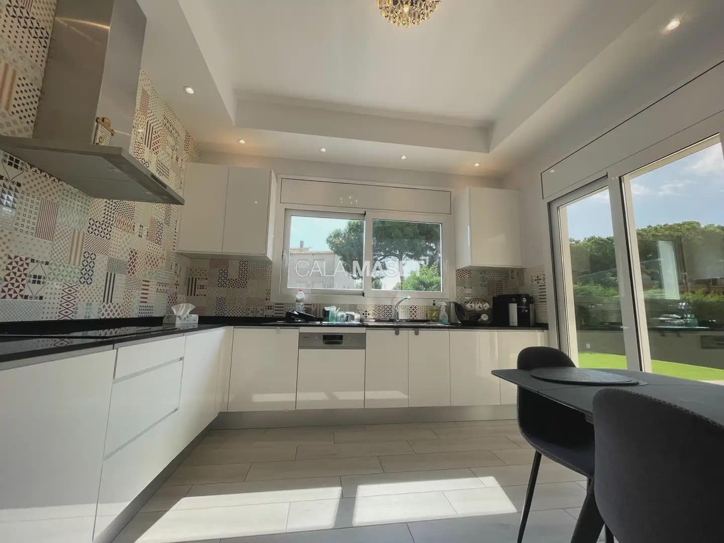 5 slaapkamer Villa te koop in Platja d'Aro met zwembad garage - € 1.350.000 (Ref: 9890814)