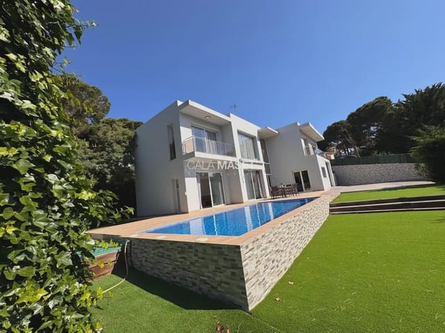 5 slaapkamer Villa te koop in Platja d'Aro, Castell-Platja d'Aro met zwembad garage - € 1.350.000 (Ref: 9890814)