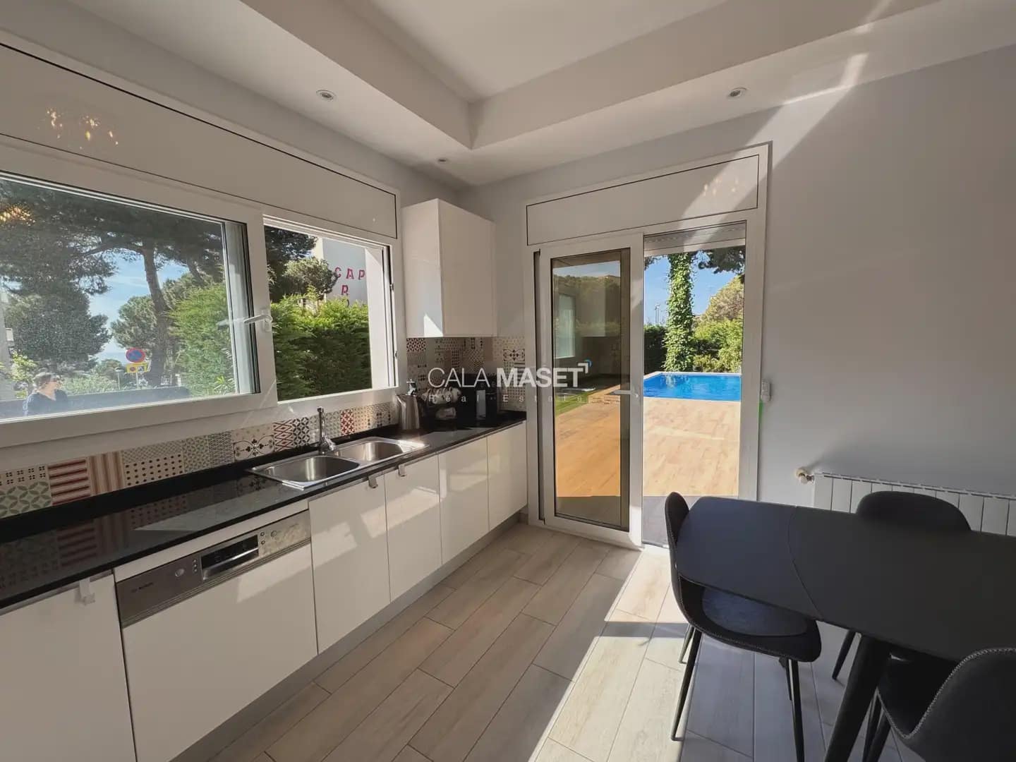 5 slaapkamer Villa te koop in Platja d'Aro met zwembad garage - € 1.350.000 (Ref: 9890814)