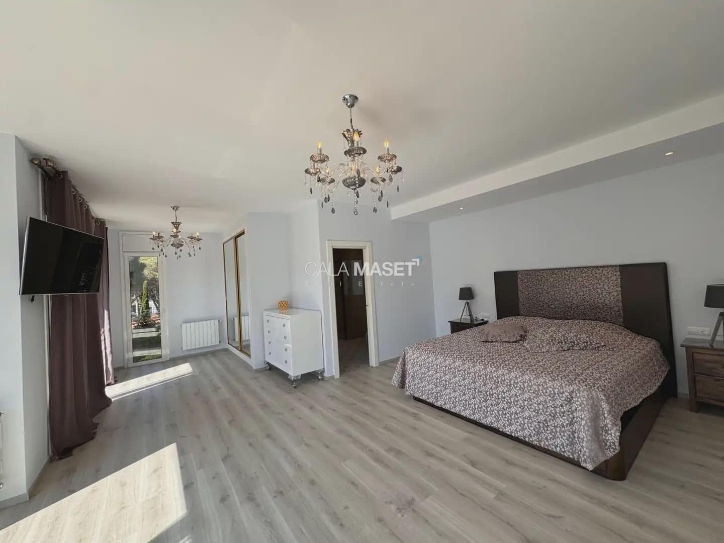 5 slaapkamer Villa te koop in Platja d'Aro met zwembad garage - € 1.350.000 (Ref: 9890814)