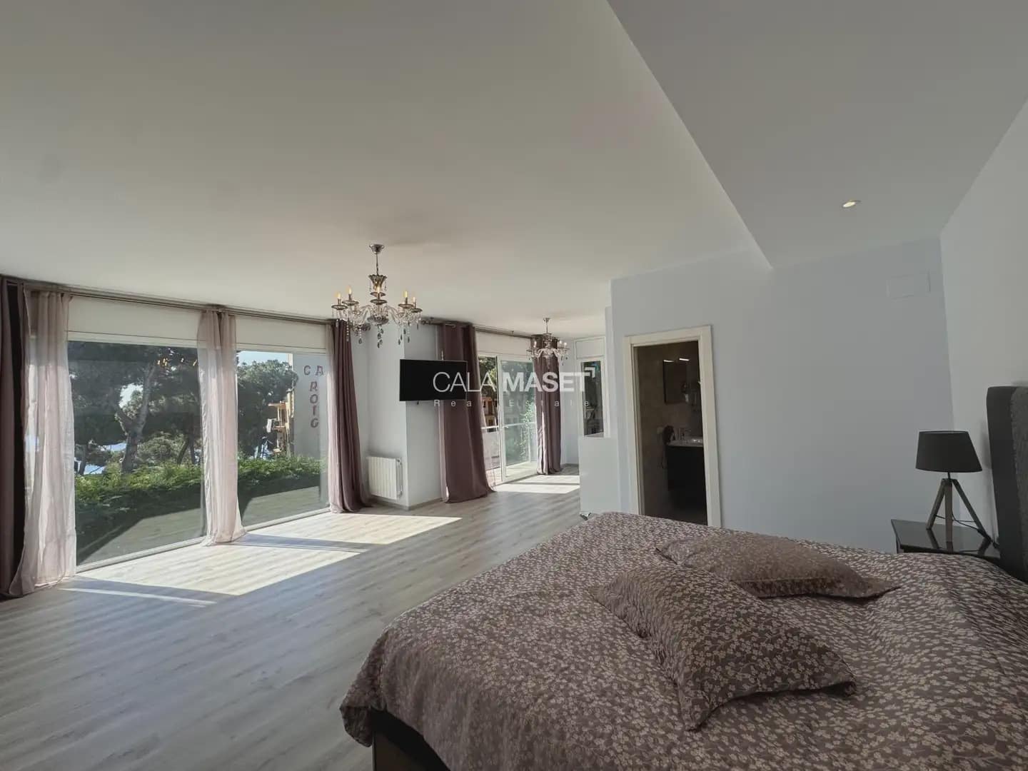 5 slaapkamer Villa te koop in Platja d'Aro met zwembad garage - € 1.350.000 (Ref: 9890814)