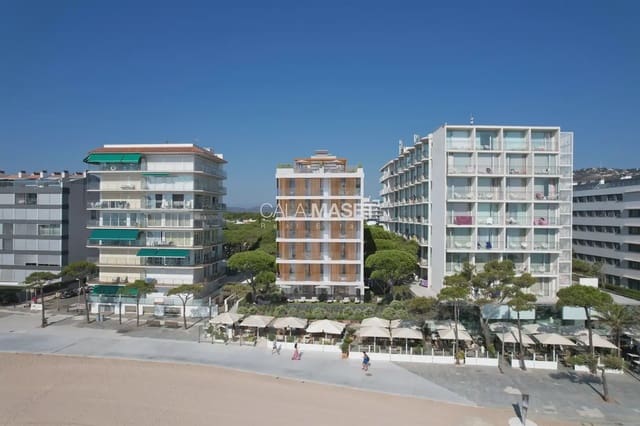 3 chambre Appartement à vendre à Platja d'Aro, Castell-Platja d'Aro avec garage - 1 380 000 € (Ref: 9890825)