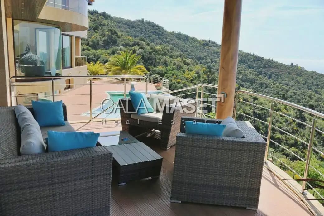 5 bedroom Villa for sale in Castell-Platja d'Aro with pool garage - € 2,100,000 (Ref: 9890828)