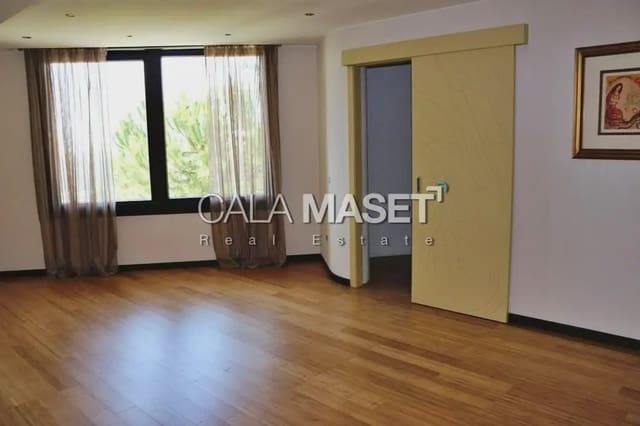 Chalet de 5 habitaciones en Castell d'Aro, Castell-Platja d'Aro en venta con piscina garaje - 2.100.000 € (Ref: 9890828)