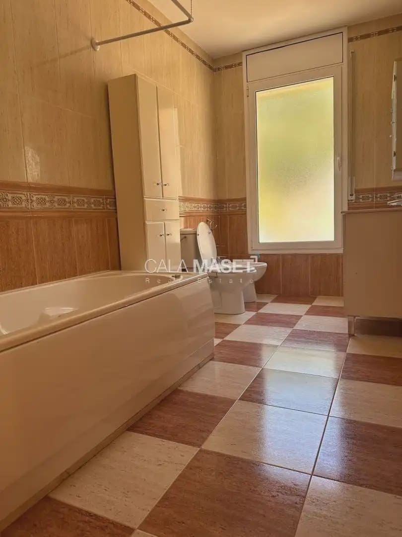 5 sypialnia Willa na sprzedaż w Platja d'Aro z basenem garażem - 1 100 000 € (Ref: 9890830)
