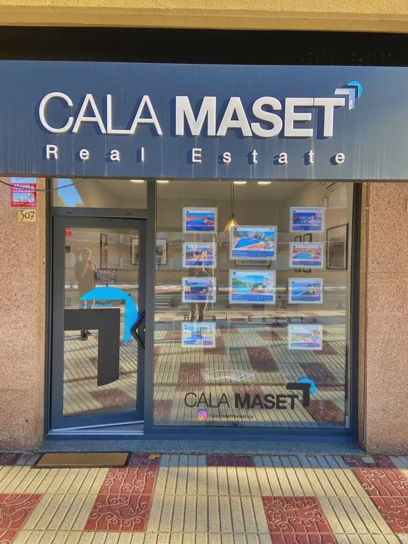 5 sypialnia Willa na sprzedaż w Platja d'Aro z basenem garażem - 1 100 000 € (Ref: 9890830)