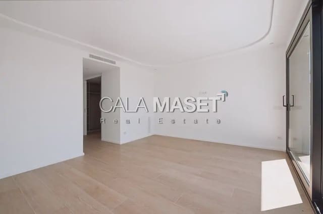 4 slaapkamer Villa te koop in Platja d'Aro, Castell-Platja d'Aro met zwembad garage - € 2.650.000 (Ref: 9890832)