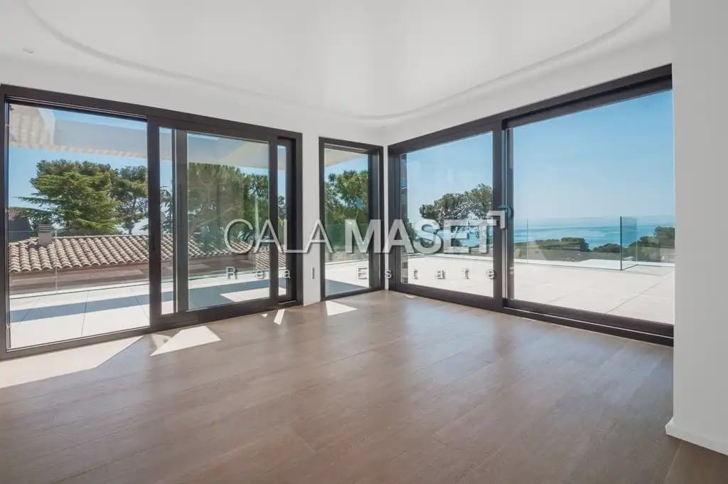 4 slaapkamer Villa te koop in Platja d'Aro met zwembad garage - € 2.650.000 (Ref: 9890832)