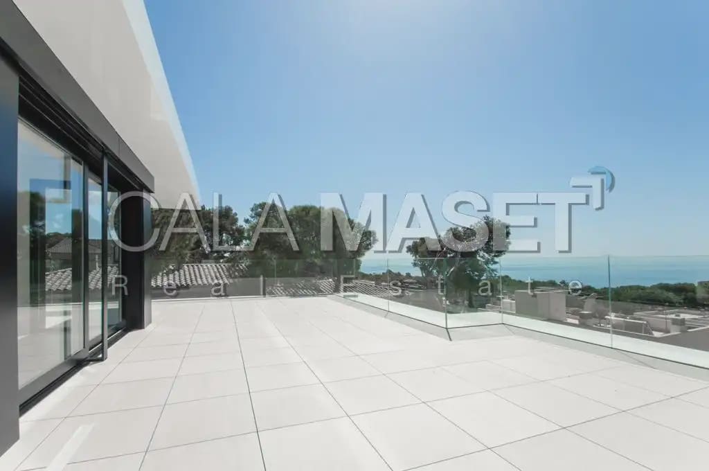 4 slaapkamer Villa te koop in Platja d'Aro met zwembad garage - € 2.650.000 (Ref: 9890832)
