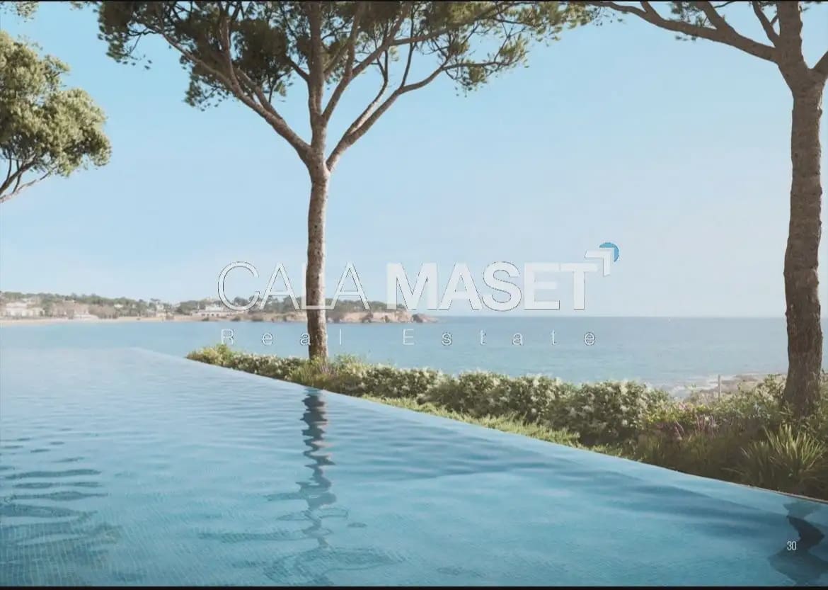 Strandlejlighed til salg i Sant Feliu de Guixols med swimmingpool garage - € 2.840.000 (Ref: 9890835)