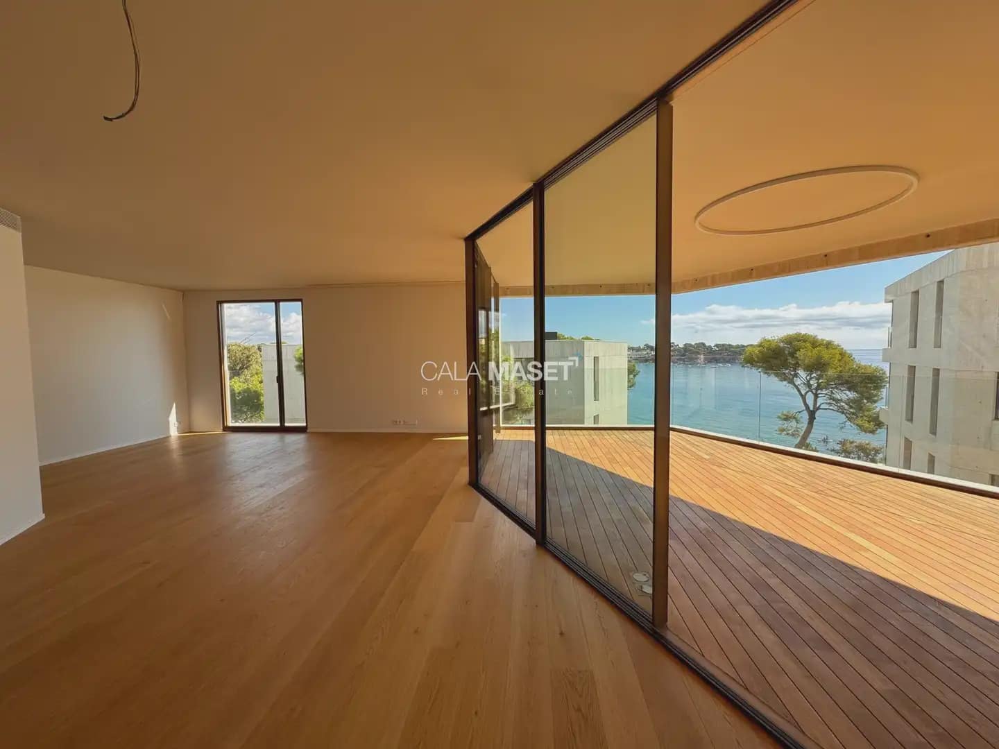 Strandlejlighed til salg i Sant Feliu de Guixols med swimmingpool garage - € 2.840.000 (Ref: 9890835)