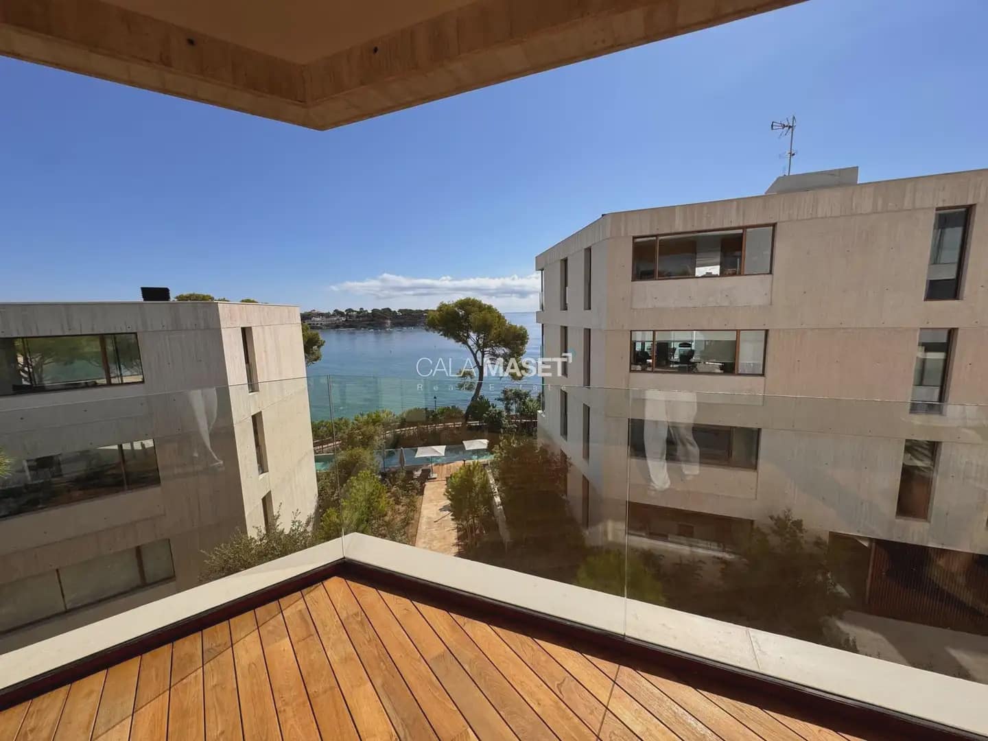Strandlejlighed til salg i Sant Feliu de Guixols med swimmingpool garage - € 2.840.000 (Ref: 9890835)