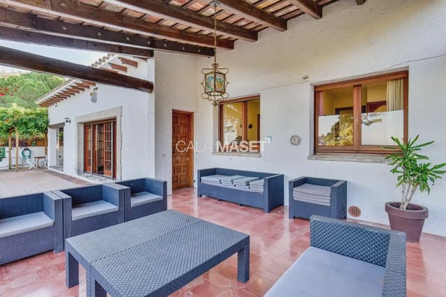 6 soveværelse Villa til salg i Sant Feliu de Guíxols med garage - € 2.800.000 (Ref: 9890837)