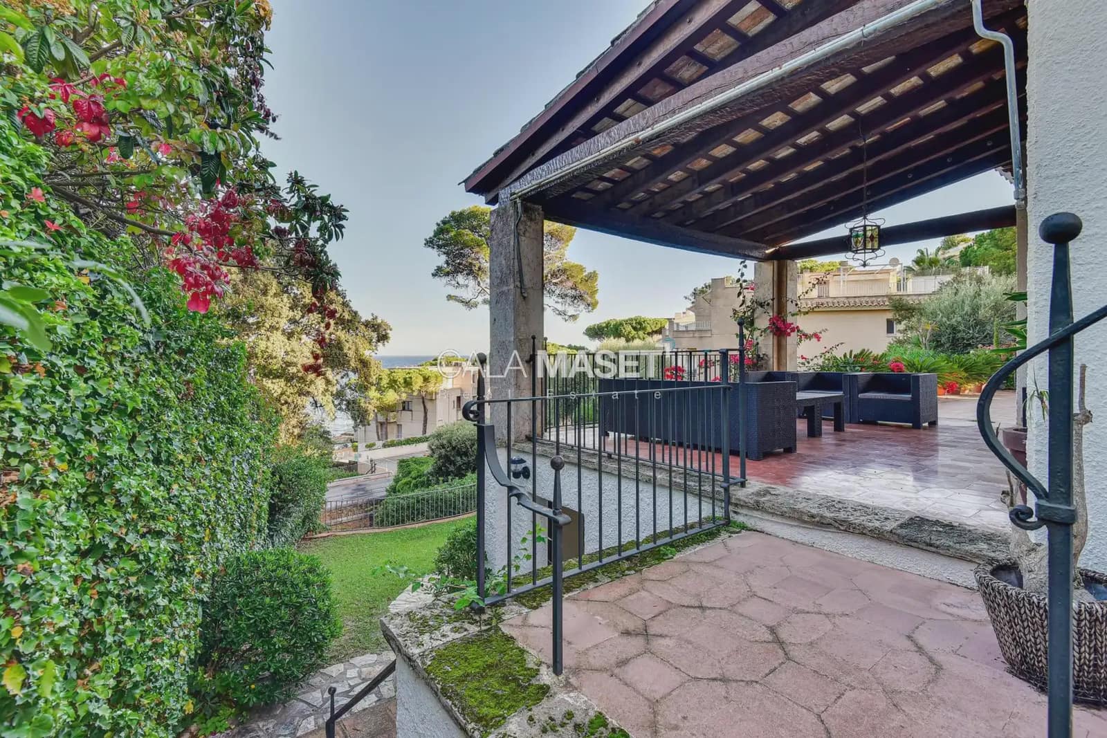 6 soveværelse Villa til salg i Sant Feliu de Guixols med garage - € 2.800.000 (Ref: 9890837)
