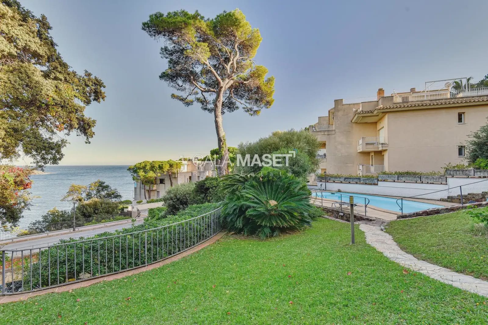 6 soveværelse Villa til salg i Sant Feliu de Guixols med garage - € 2.800.000 (Ref: 9890837)