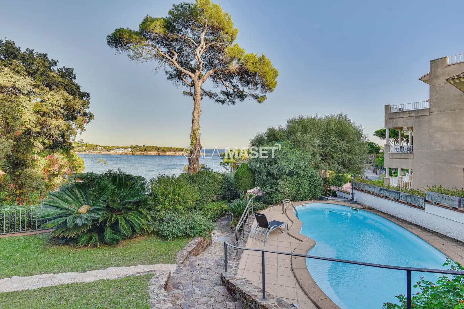 6 soveværelse Villa til salg i Sant Feliu de Guixols med garage - € 2.800.000 (Ref: 9890837)