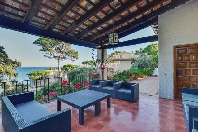 6 soveværelse Villa til salg i Sant Feliu de Guíxols med garage - € 2.800.000 (Ref: 9890837)