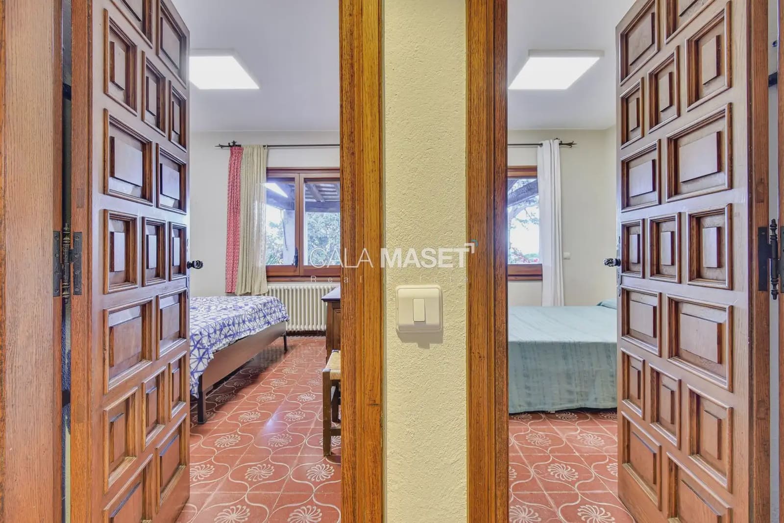 6 soveværelse Villa til salg i Sant Feliu de Guixols med garage - € 2.800.000 (Ref: 9890837)