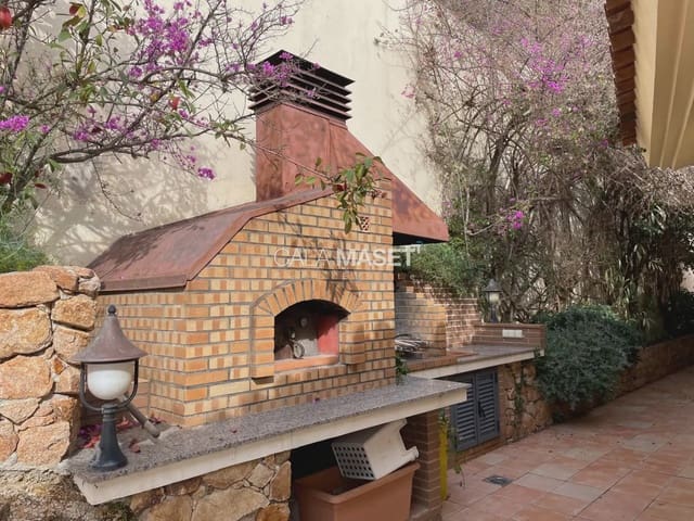 4 soverom Villa til salgs i Sant Feliu de Guíxols med svømmebasseng garasje - € 1 680 000 (Ref: 9890839)