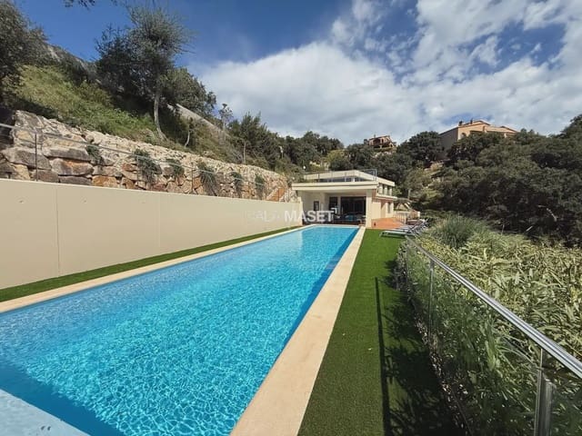 Chalet de 5 habitaciones en Castell d'Aro, Castell-Platja d'Aro en venta con piscina garaje - 1.700.000 € (Ref: 9890840)