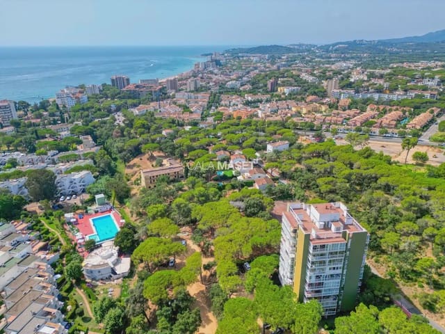 2 soverom Strandleiligheter til salgs i Platja d'Aro, Castell-Platja d'Aro med garasje - € 275 000 (Ref: 9890841)