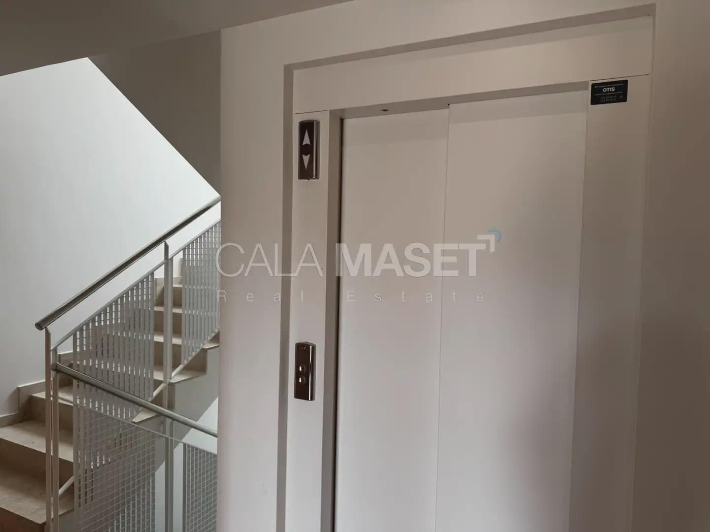 3 sypialnia Penthouse na sprzedaż w Platja d'Aro z basenem garażem - 460 000 € (Ref: 9890842)