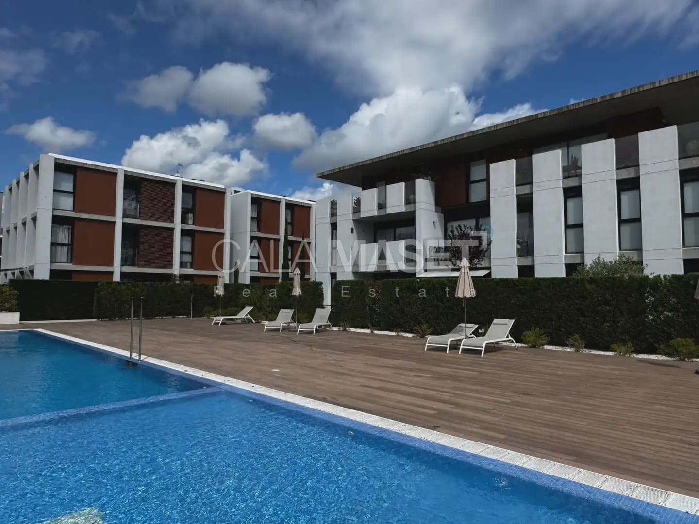 3 sypialnia Penthouse na sprzedaż w Platja d'Aro z basenem garażem - 460 000 € (Ref: 9890842)