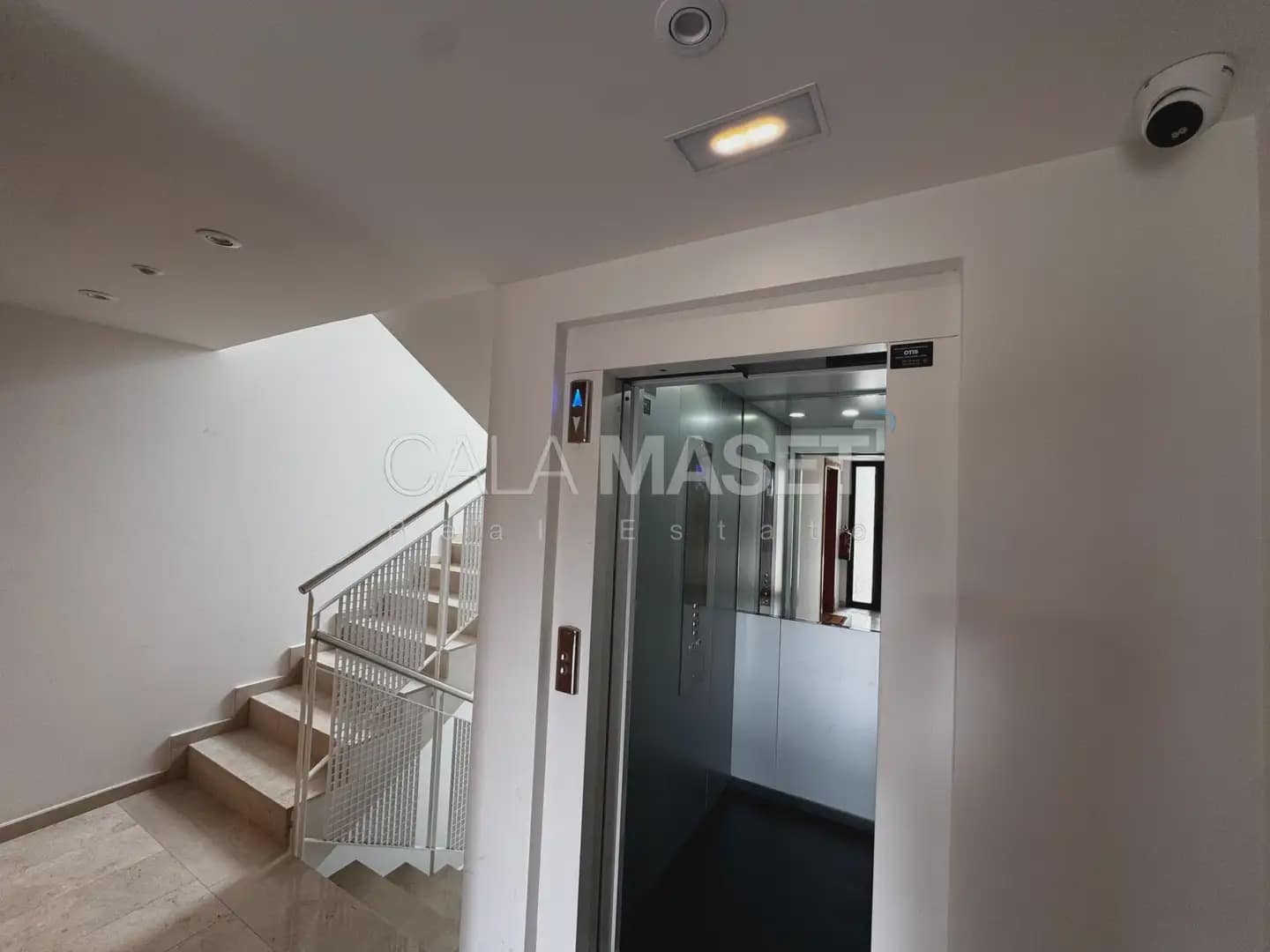3 sypialnia Penthouse na sprzedaż w Platja d'Aro z basenem garażem - 460 000 € (Ref: 9890842)