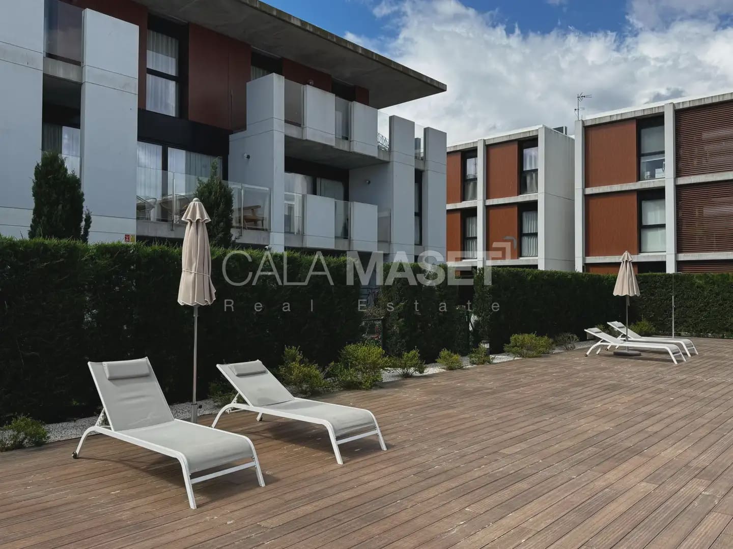 3 sypialnia Penthouse na sprzedaż w Platja d'Aro z basenem garażem - 460 000 € (Ref: 9890842)