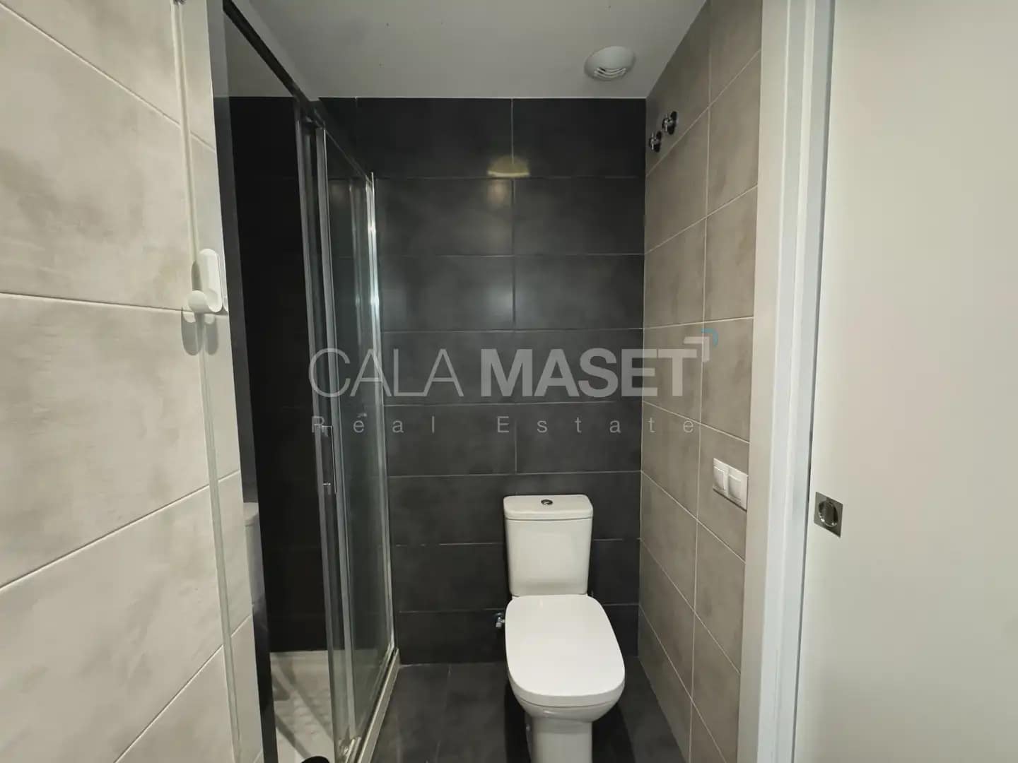 3 sypialnia Penthouse na sprzedaż w Platja d'Aro z basenem garażem - 460 000 € (Ref: 9890842)