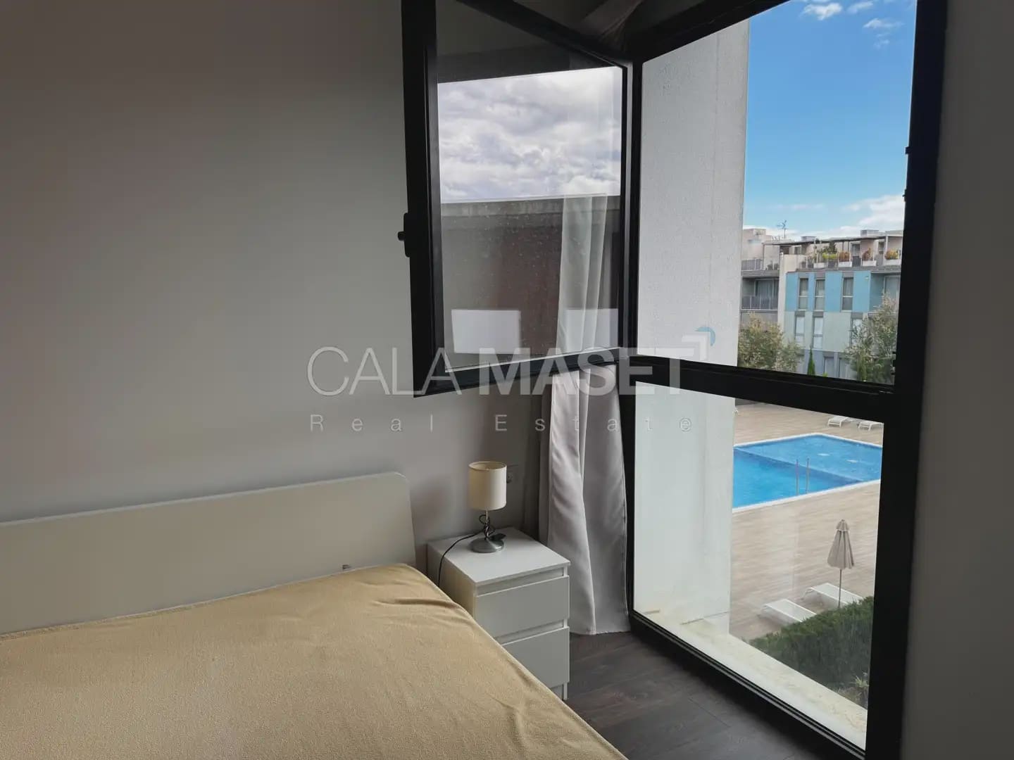 3 sypialnia Penthouse na sprzedaż w Platja d'Aro z basenem garażem - 460 000 € (Ref: 9890842)