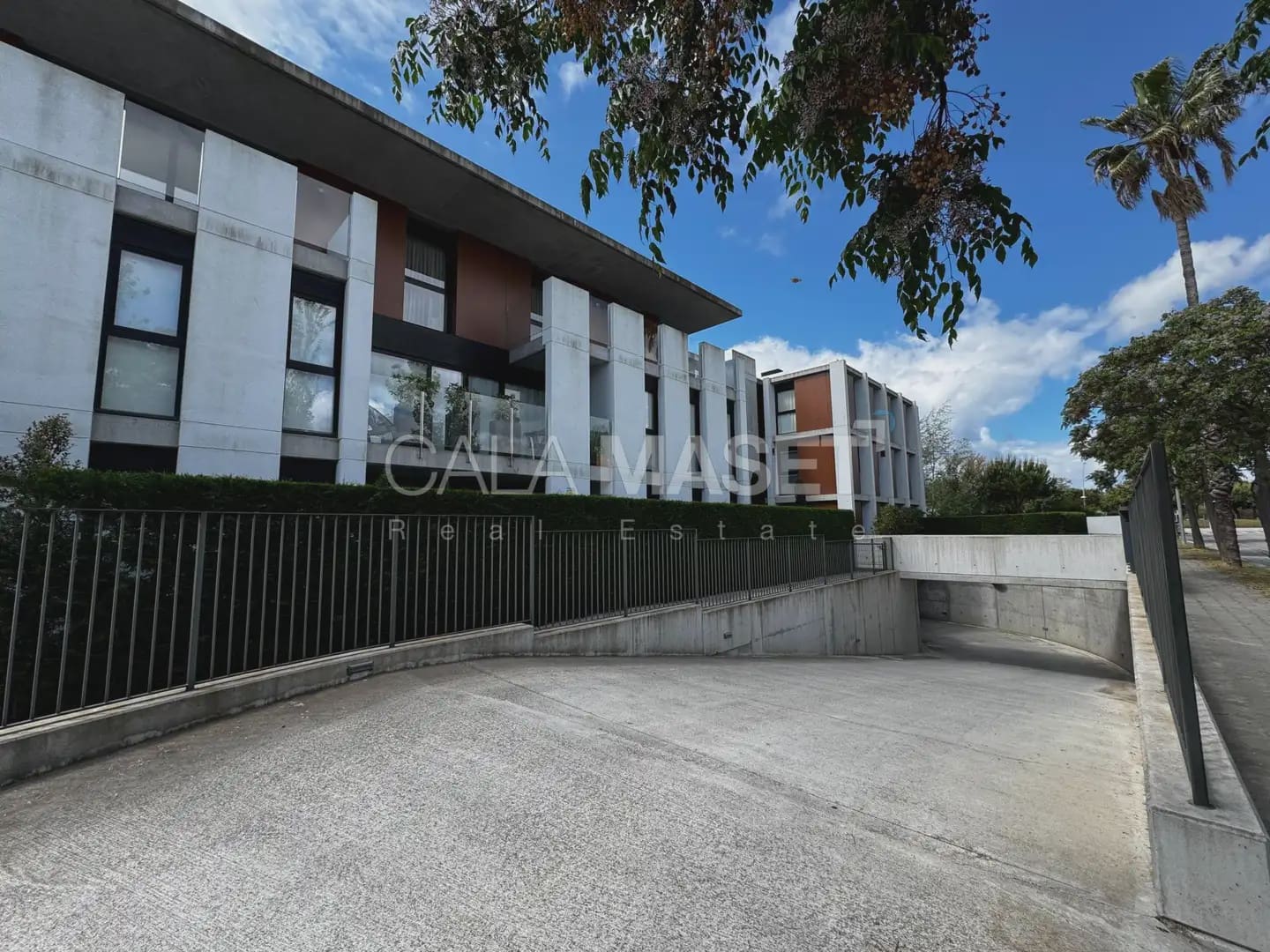 3 sypialnia Penthouse na sprzedaż w Platja d'Aro z basenem garażem - 460 000 € (Ref: 9890842)
