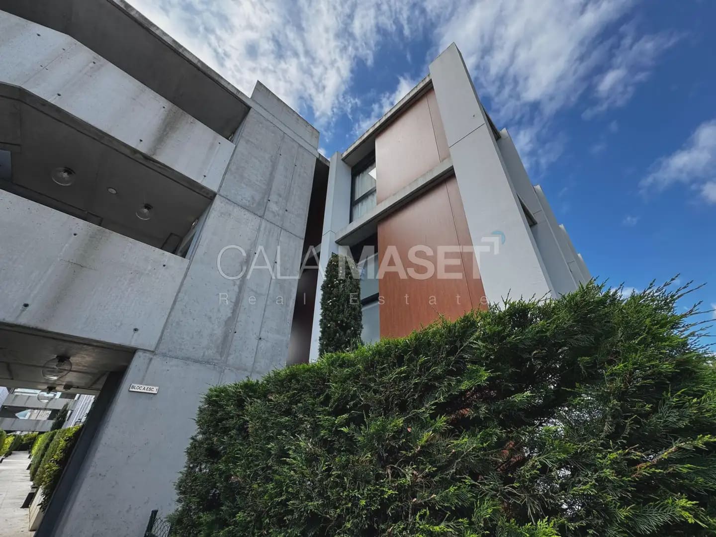 3 sypialnia Penthouse na sprzedaż w Platja d'Aro z basenem garażem - 460 000 € (Ref: 9890842)
