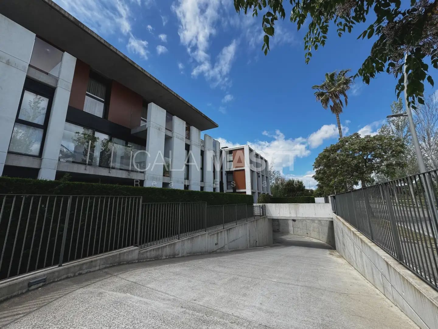 3 sypialnia Penthouse na sprzedaż w Platja d'Aro z basenem garażem - 460 000 € (Ref: 9890842)