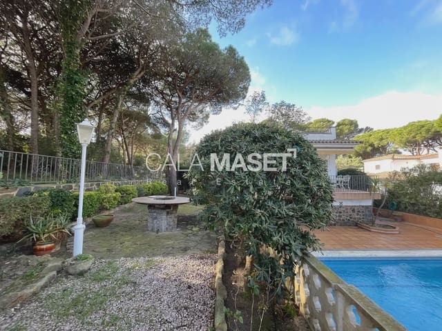 7 soveværelse Villa til salg i Sant Feliu de Guíxols med swimmingpool garage - € 850.000 (Ref: 9890848)